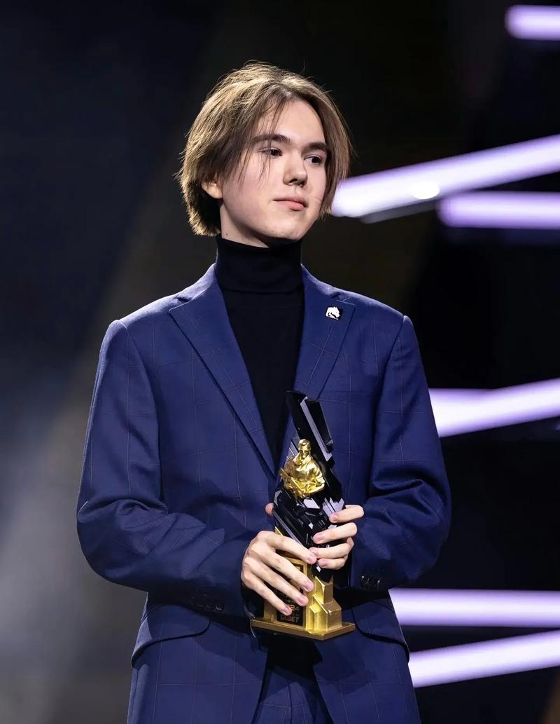 Xiaohao采访：没什么压力队伍氛围很好 虎哥很沉稳让人很安心